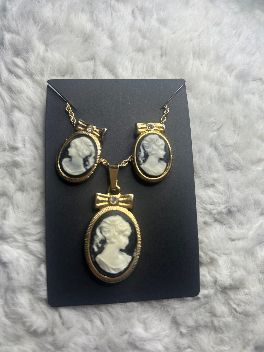 Gold Cameo Pendant and Earrings Set - Black and Ivory
